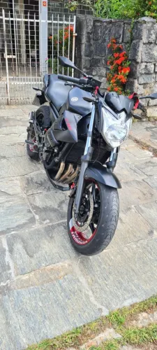 Yamaha XJ 600 personalizada com acessórios Procton.
