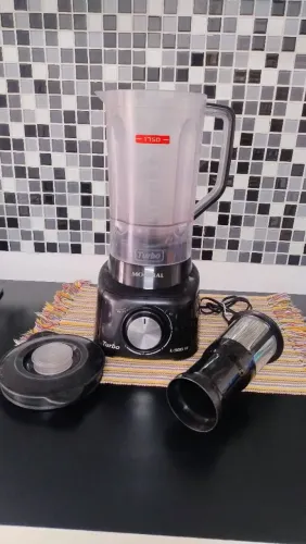 Vendo um Liquidificador MUNDIAL excelente estado, com todos os seus acessórios intacto...
