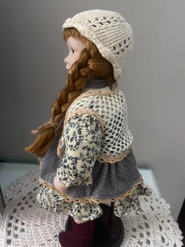 Boneca de porcelana 
