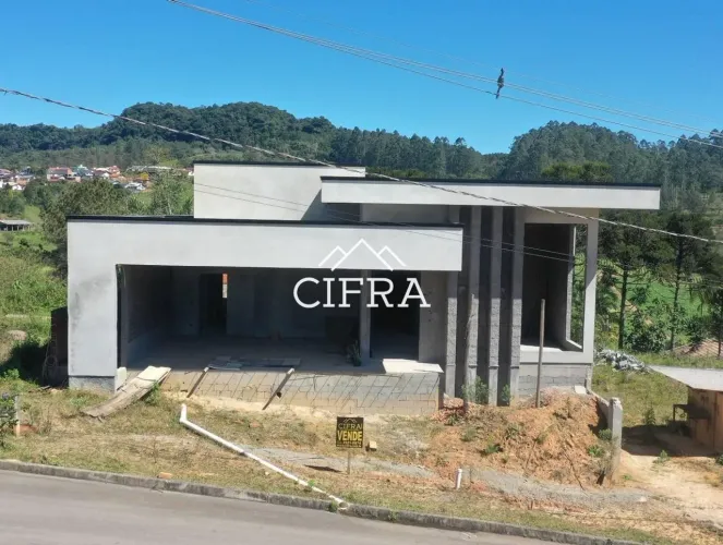 Casa de Alvenaria - Venda - 03 dormitórios - 529m2 - Piscina - Construção - Loteamento Mar