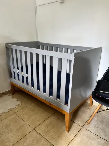 Berço + colchão D18 - (vira mini cama) IMPECÁVEL