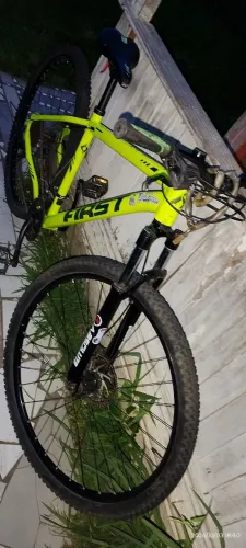 Bicicleta aro 29 tem nota peças Shimano