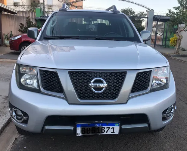 Nissan Frontier SV AT. CD 4X4 2.5 TB Dies. Aut. 2016