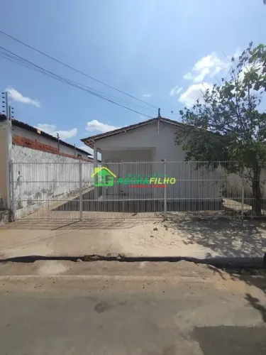 CASA NO BAIRRO SACI.