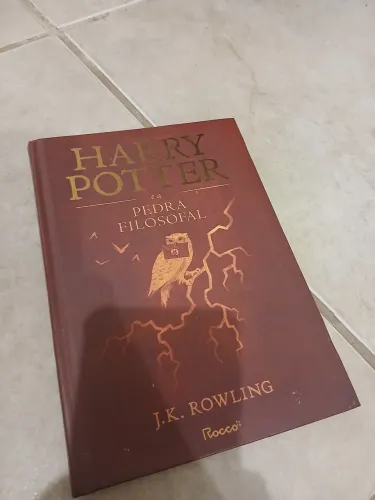 Livro Harry Potter pedra Filosofal