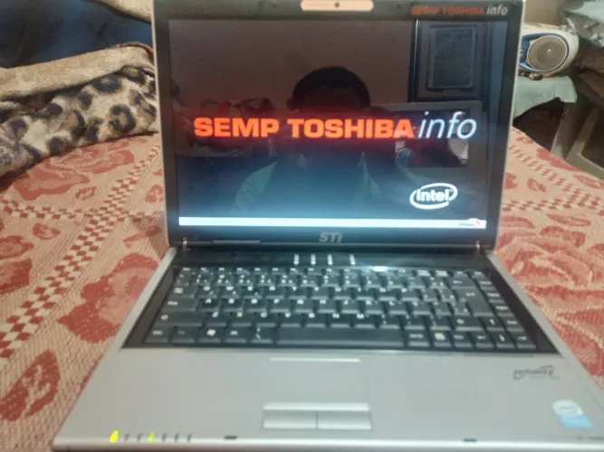 Notebook STI Toshiba, Funcionando tudo, Troco em celular, Leia o anúncio.