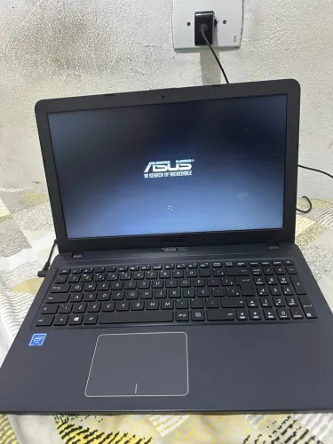 Vendo notebook da asus 2.000