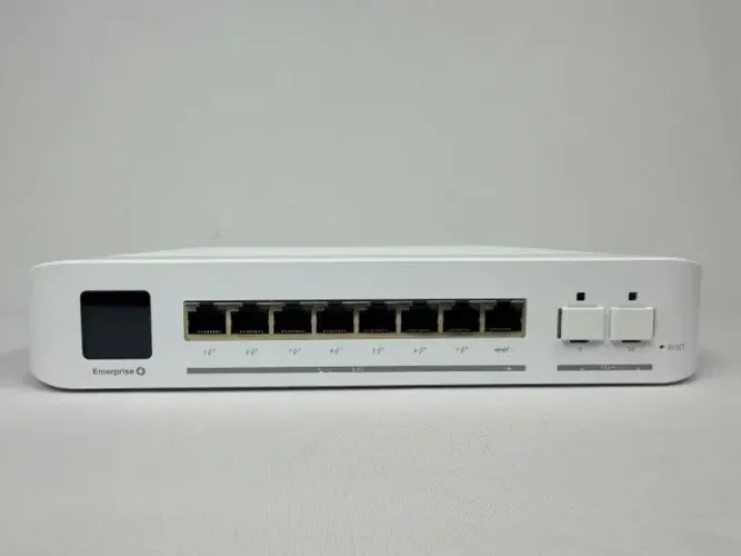 USW Enterprise 8 PoE - Ubiquiti UniFi - USADO