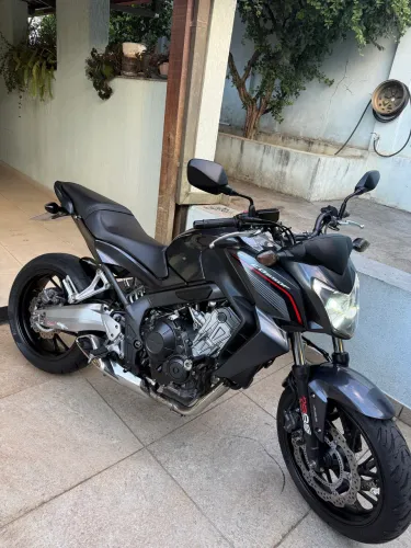 Vendo CB 650f Extremamente nova,revisada