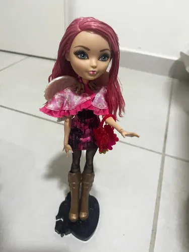 Boneca Ever After High de copas