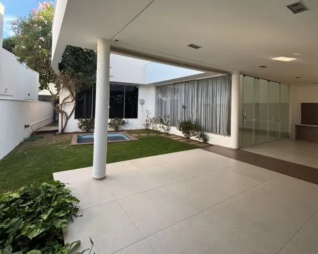 Casa à venda no Condomínio Jardins Barcelona em Uberlândia/MG