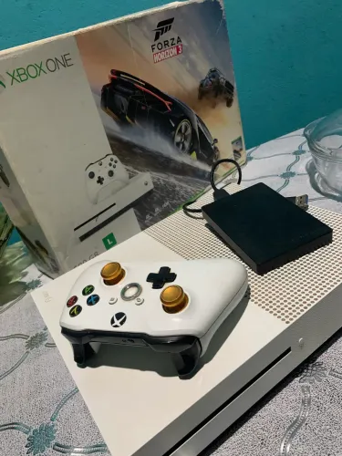 Xbox One S + HD externo