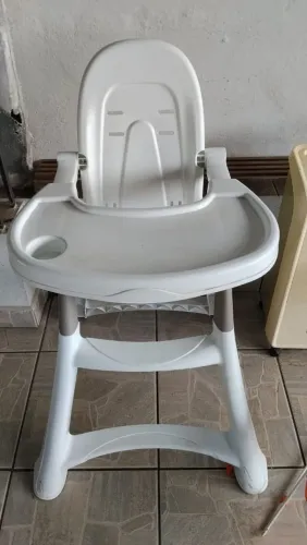 Cadeirinha de Alimentação Infantil