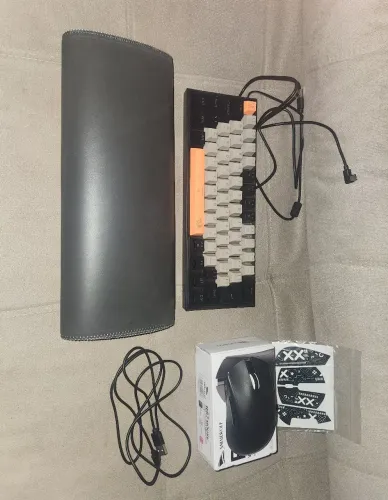 Kit Gamer SEMINOVO Teclado Redragon K617 FIZZ RGB + Mouse RS7 + Mousepad