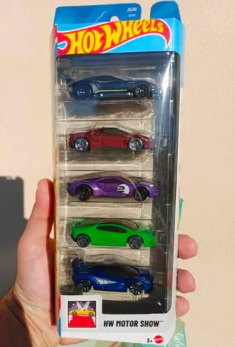 Pack 5 Hot Wheels - novo (com Ferrari)