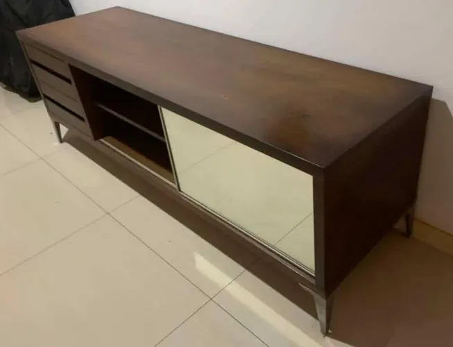 Rack Buffet de Madeira com Design Moderno 