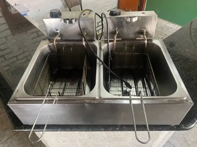 Fritadeira Elétrica de 2 cubas