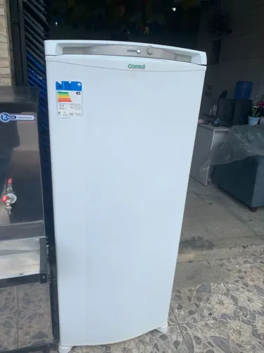 Vende-se freezer vertical cônsul 