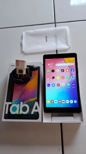 TABLET Na Caixa Samsung TAB A 8 polegadas chip 4G faz ligacao 32Gbs (Act cartao)