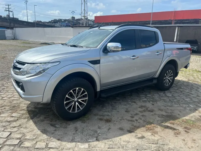 Mitsubishi L200 Triton Sport HPE-S 2.4 CD Dies. AUT 2020