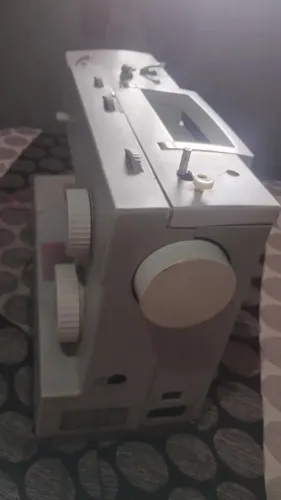 Máquina de costura Singer