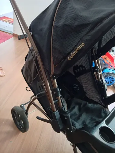 Vendo carrinho Galzerano praticamente novo paguei mil e 500 nele na havan