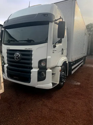 Marca: VOLKSWAGEN Modelo: 24.280 CRM 6X2 *Cor: Branca Ano Modelo: /2021