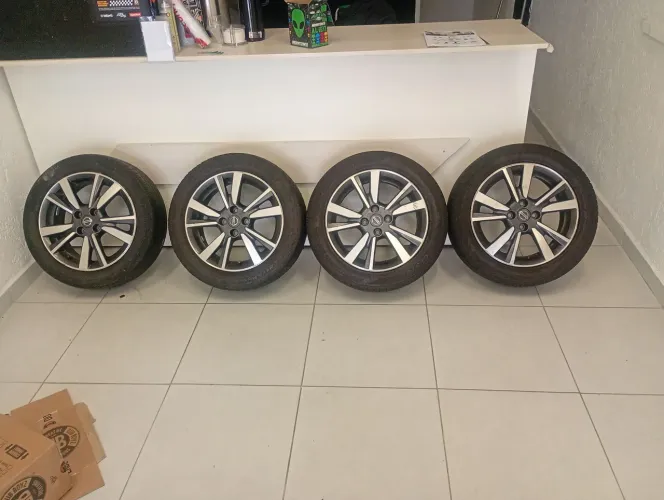 Rodas Nissan