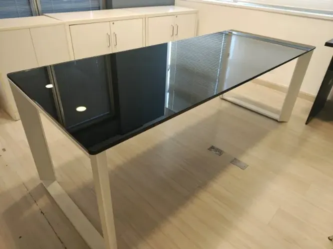 Mesa de Escritório Diretor Tampo de Vidro