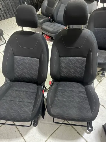 Bancos do Nissan Kicks 
