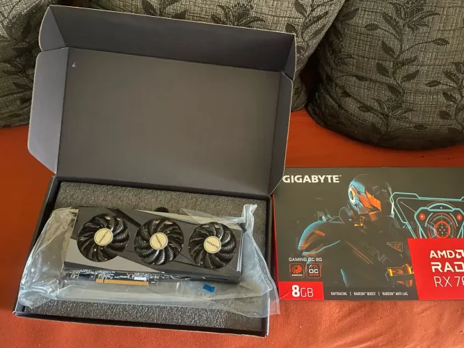 RX 7600 8GB OC GIGABYTE TRIPLE FAN