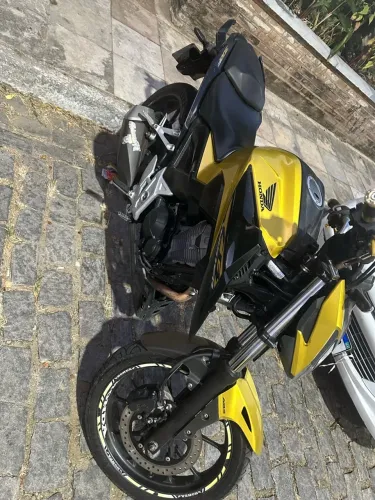 Cb twister top