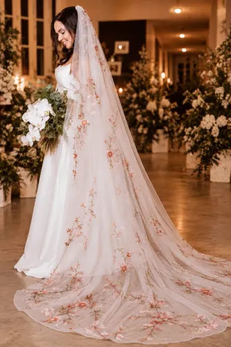 Véu de Noiva 3,5m com Bordado Floral Colorido