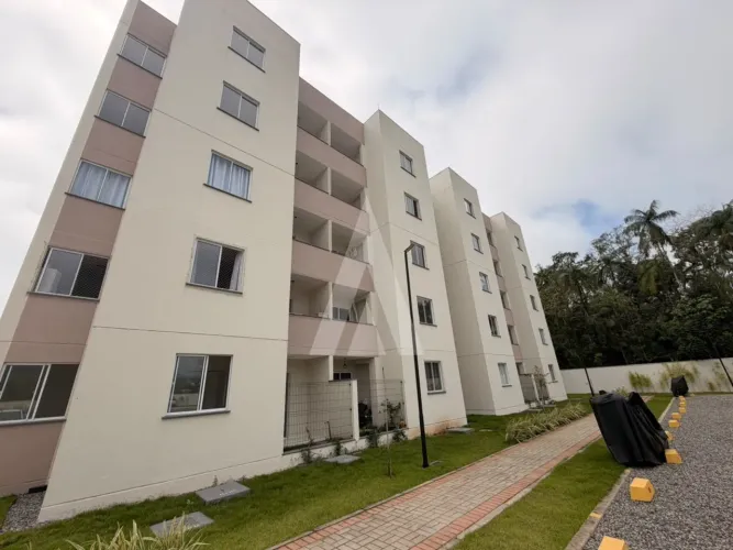 APARTAMENTO NOVO COM 2 QUARTOS LOCALIZADO EM PIRABEIRABA.