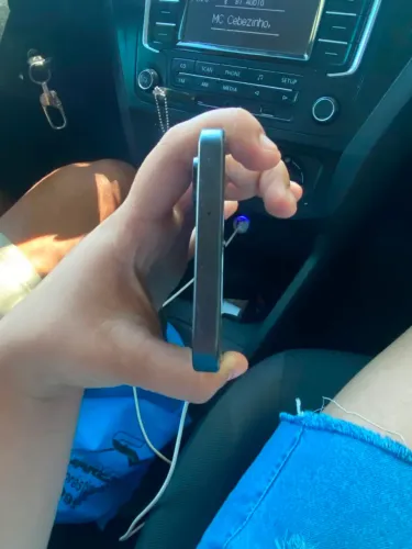 Celular excelente... apenas com um leve trincado na tela,pra sair logo ele
