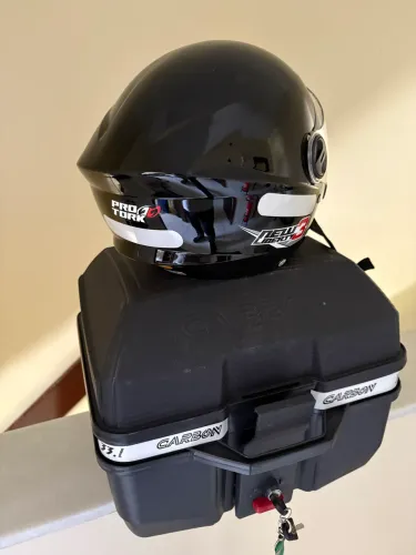 Capacete 58 + Baú 34lt