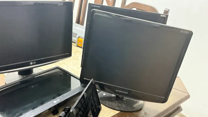 Monitores para retirar peças