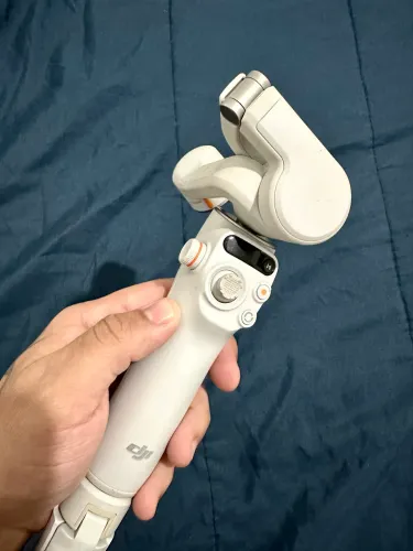 Estabilizador Gimbal DJI Osmo Mobile 6 (OM6) - Com Mini Tripé (Sem Garra)