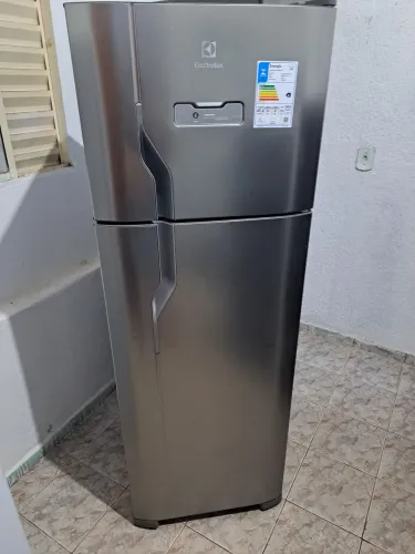 Geladeira Electrolux inox frost free 310 litros