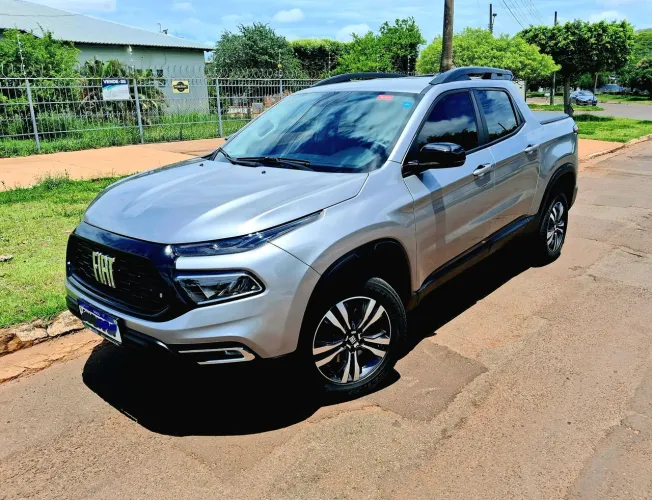 Fiat Toro Freedom interior em couro impecável. 