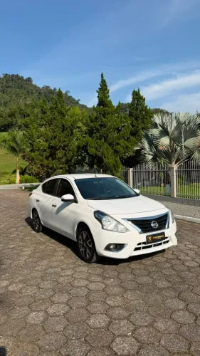 Nissan Versa SL 1.6 16V Flexstart 4P Aut. 2017