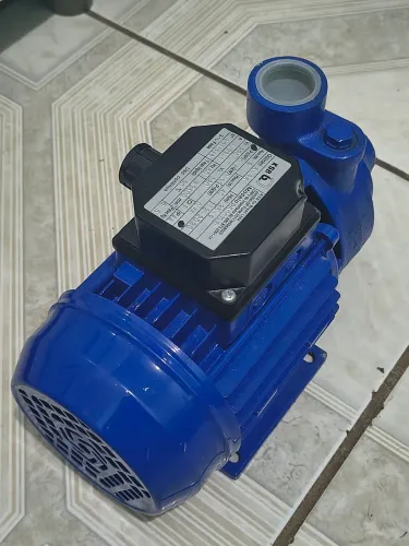 Bomba D'água KSB Hydrobloc 0.5 HP Trifásica (220V/380V) - Sem Uso