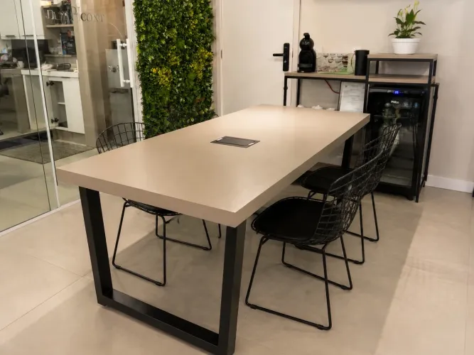 Mesa de reunião de 220x80 cm + 4 cadeiras
