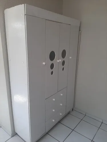 Guarda Roupa infantil 6 portas