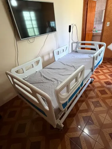 CAMA HOSPITALAR ELÉTRICA NOVA