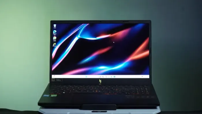 Notebook Acer Nitro V 15 - i7-13620H + RTX 4050