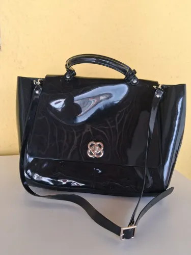 Bolsa feminina petit jolie carteiro preta