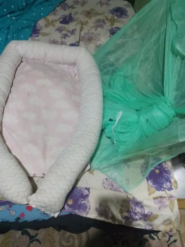Vendo um ninho uma banheira um bebê conforto dois mosquiteiros
