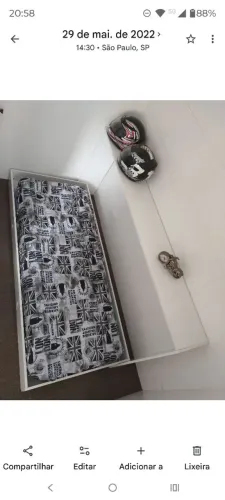 Cama de solteiro embutida parede