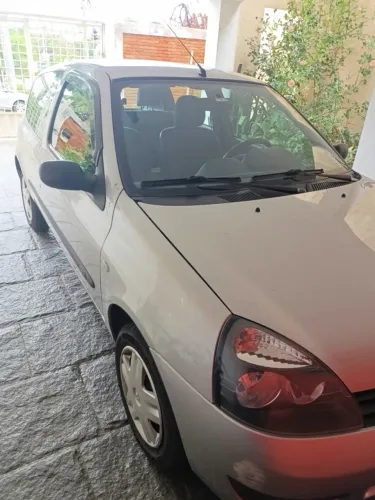 Renault Clio Hi-flex 1.0 16V 3P 2011